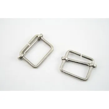 Kovová oděvní přezka - stříbrná - 2,2 cm x 1,8 cm