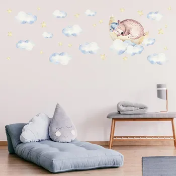 Samolepící dekorace LuxusniObrazy.cz Samolepky na zeď – Medvěd na měsíci