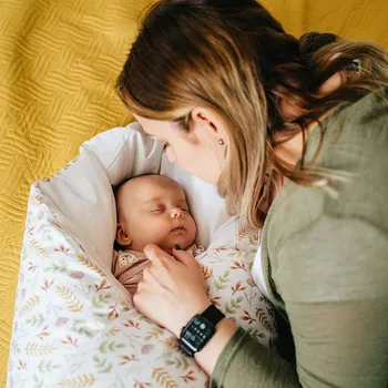 Zavinovačka Lily is sailing Péřová zavinovačka - Louka bílá bavlna Velikost: 80 x 80 cm, Varianta: povlak zapínání na knoflíky