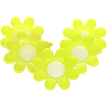 Knoflík plastový knoflík kytička zelená