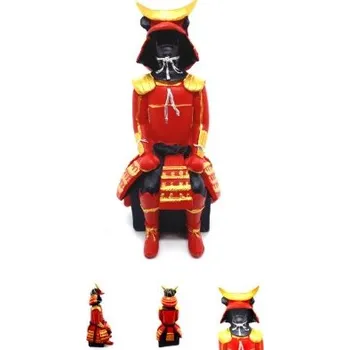 SOŠKA SEDÍCÍHO SAMURAJE ČERVENÝ