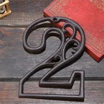 Litinové, železné číslo 2, dekorace na dům, domovní číslo na hřebík