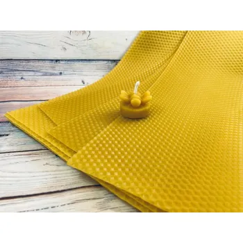 Mezistěny ze včelího vosku, různé míry, lisované za studena - nelámavé