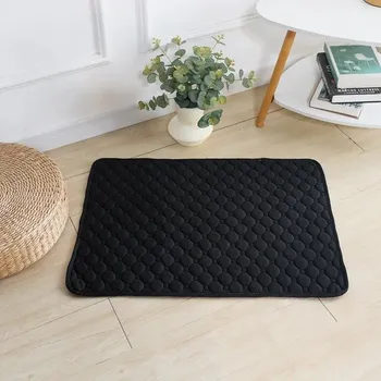 Pelíšek pro psa Pratelná, voděodolná podložka na čůrání pro psy Rozměry: M&nbsp; 60 x 45 cm, Barva: Černá