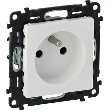 Elektrická zásuvka zásuvka 753180 2P+T Valena Life bílá