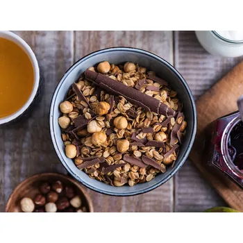 Lískové ořišky a čokoláda granola Gramáž: 400 g