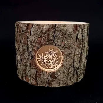 Svícen AMADEA Svícen z kůrového kmenu s vkladem - květiny, masivní dřevo, výška 12 cm