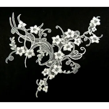 Svatební dekorace N401, Nažehlovačka, bílé kytičky s barevným lurexem, 17,5 x 15 cm, 1ks