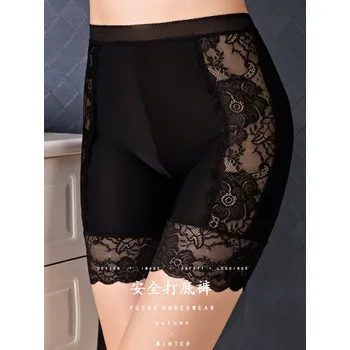 Kalhotky Dámské krajkové tvarující kalhotky Velikosti: L, Barva: Černá
