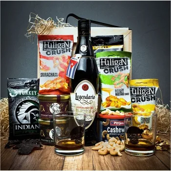 Dárkový potravinový koš Dárková bedna s páčidlem pro muže s rumem Legendario Elixir De Cuba 7y