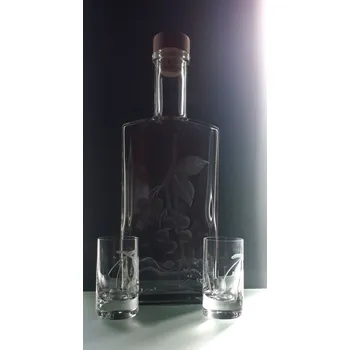 Sklenice lahev na třešňovici 0,5l+ 2ks likér - ručně ryté (broušené), dárková krabička