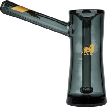 Skleněný Bubbler Marley Natural z kouřového černého skla (Elegantní bubbler z kouřového skla od Marley Natural – naplňte vodou a vychutnejte si jemný filtrovaný kouř.)