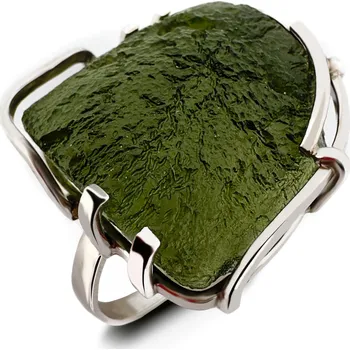 Prsten Stříbrný prsten s neopracovaným vltavínem 2 cm x 2 cm