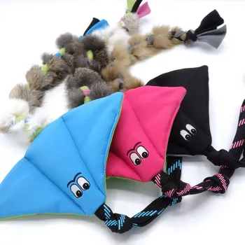 Hračka pro psa Odolná hračka pro psa – rejnok s králičí kožešinou a rukojetí Barevná kombinace: růžová/zelená