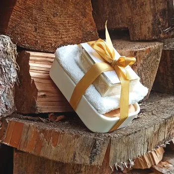 Kosmetická sada Esme Cosmetics Koupelová sada - mýdlenka, mýdlo, žínka