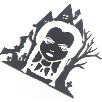 Wednesday č.10 - plastová dekorace - Světle zlatá / bez trnu