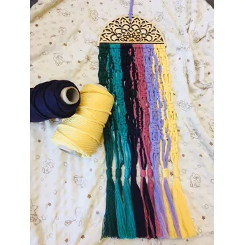 Obraz Macramé mandala 50 cm (Panenka vyrobená z příze technikou macramé. Ruční výrobek malé české dílny.)