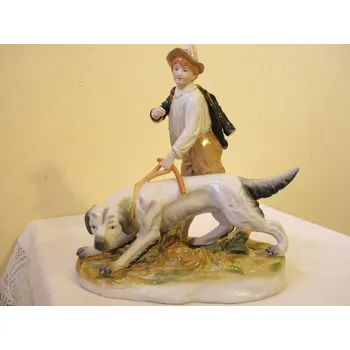 PORCELÁNOVÁ SOCHA CHLAPEC S LOVECKÝM PSEM