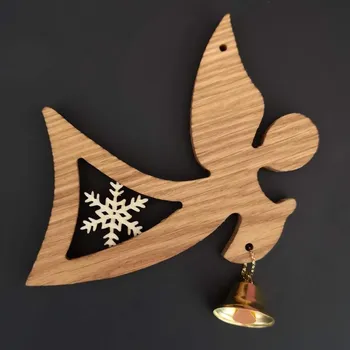 Vánoční dekorace AMADEA Dřevěná ozdoba z masivu s vkladem - anděl s vločkou a zvonkem 11 cm