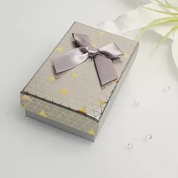 Dárková krabička Dárková krabička obdélník - trojúhelník stříbrná