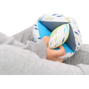 Výuková hračka MyMoo Montessori úchopový míček - Rybičky