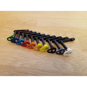 RetroArms CNC záchyt zásobníku AR15 - B - červená