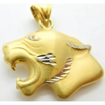 Přívěsek Klenoty Budín Obrovský zlatý přívěsek - hlava lvice s gravírováním 585/1,91gr HK3188 (Klenoty Budín Obrovský zlatý přívěsek - hlava lvice s gravírováním 585/1,91gr HK3188)