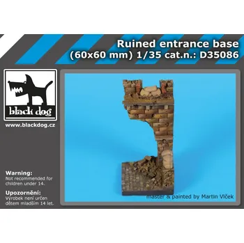 Plastikový model Blackdog 1/35 Ruined entrance base (60x60 mm)