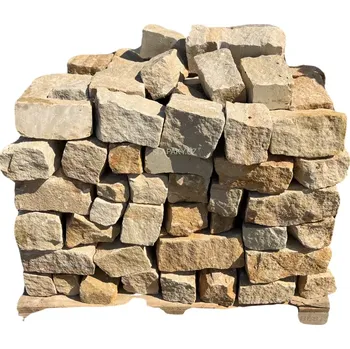 Přírodní kámen Přírodní štípaný pískovec DORA - zdící bloky,rozměr 8-15 x 10-15 x 15-35 cm (Zdící bloky prodej po m2)