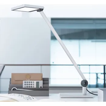 Lampička Waldmann LED stolní lampa PARA.MI MFTL108R stříbrná 930 - hlava svítidla - délka 11,7 cm, šířka 10,1 cm, výška 1,2 cm; základna - délka 18 cm, šířka 18 cm, výška 1 cm; délka kabelu 300 cm 1 x 7 W LED - Doprava zdarma