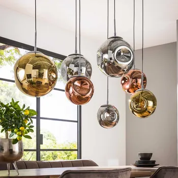 ZIJLSTRA Závěsné světlo Valerya, koule ze skla, sedm zdrojů - baldachýn - délka 130 cm, šířka 30 cm, výška 3 cm; stínidlo - Ø (malé) 20 cm, Ø (střední) 25 cm, Ø (velké) 30 cm zlatá, měď, chrom, stříbrná starobylá 7 x 60 W - Doprava zdarma