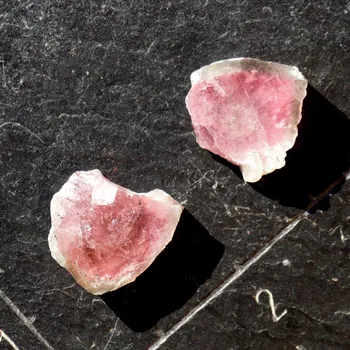 Přírodní kámen Turmalín melounový leštěný -1ks, , skladem