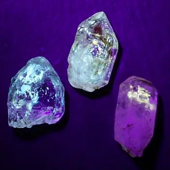 Přírodní kámen Křišťál Enhydro s petrolejem (279), , skladem