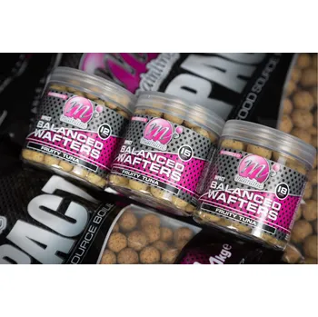Boilies Mainline vyvážené boilies High Impact Balanced Wafters Fruity Tuna Průměr: 18 mm