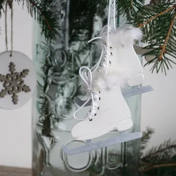 Vánoční ozdoba Vánoční ozdoba dřevěné brusle 6,5x5,5cm