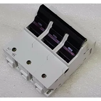 Jistič Schneider Electric Schneider MG multi 9 odpojovač pojistek SBI 14x51 3P