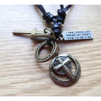 Náhrdelník Cross Kožený náhrdelník