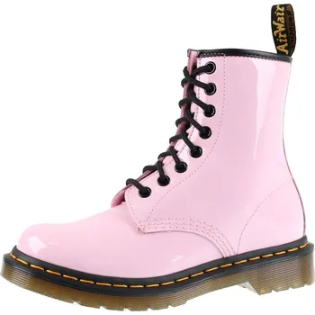 Dámské kozačky Dr. Martens 1460 W 8mi-dírkové boty značky Dr. MARTENS vyrobené z pravé hovězí kůže potažené barvou. Boty značky Dr. Martens se díky nekompromisnímu vzhledu, trvanlivosti a houževnatostí staly celosvětovými ikonami ve výrobě bot. Vnitřní jazyk je ve spodn