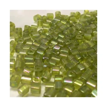 Dětské navlékací korálky Rokajl zelený průhledný hranol s AB leskem (4mm)