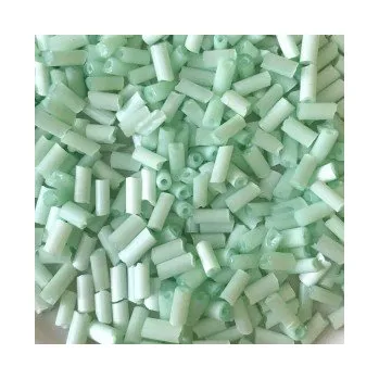 Dětské navlékací korálky Rokajl bledé zelené rovné tyčinky (5 mm)