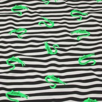 Úplet šedo-bílý pruh, zelený krokodýl, š.150