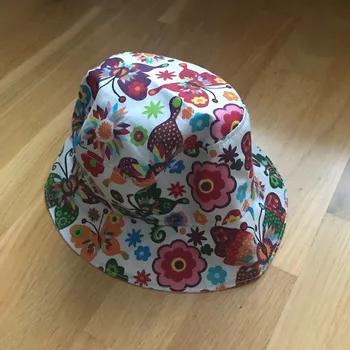 Klobouk Bavlněný klobouček - Motýlci, Katka Černá Velikost: obvod 50-51