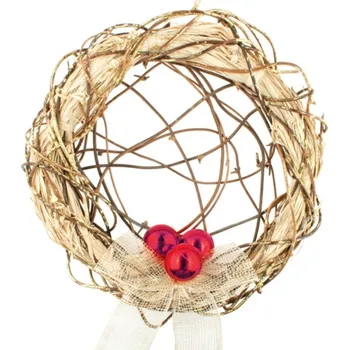 Věnec Věnec s červenými ozdobami s proplétaným středem 30 cm