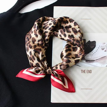 Šátek Malý šátek z hedvábí- Levhart 1