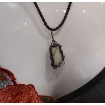 Náhrdelník Náhrdelník s polodrahokamem v cínu - selenit