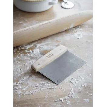 Kráječ na chleba Kráječ na těsto s ryskami Borough