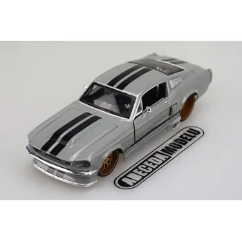 autíčko Ford Mustang GT 1967 (sběratelský model, určeno pouze k vystavení)