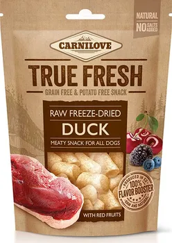 Pamlsek pro psa Carnilove True Fresh Raw freeze-dried Duck with red fruits 40 g