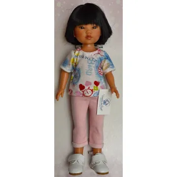 Panenka Realistická panenka holčička Umi v bílém tričku s barevným potiskem od firmy Vestida de Azul (Umi - 28 cm )