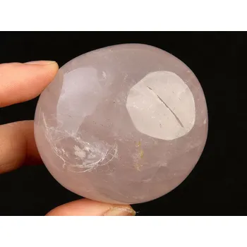 Přírodní kámen Hladký kámen růženín (Madagaskar) 142g